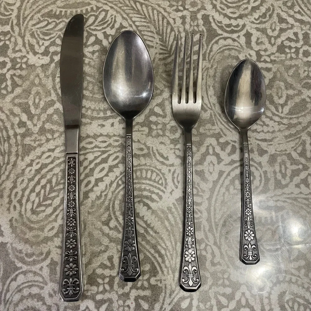 Interpur Florenz 8 Petal Stainless Korea Floral Etched 4 Piece Flatware Setting